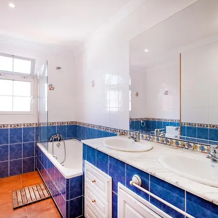Villa 9 Pax Close To Puerto Banus Marbella